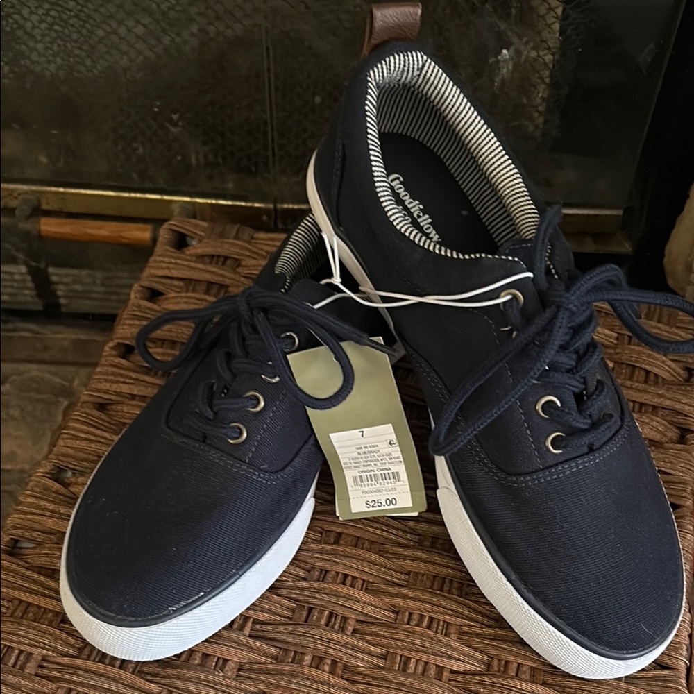 Casual Canvas Navy Sneakers
